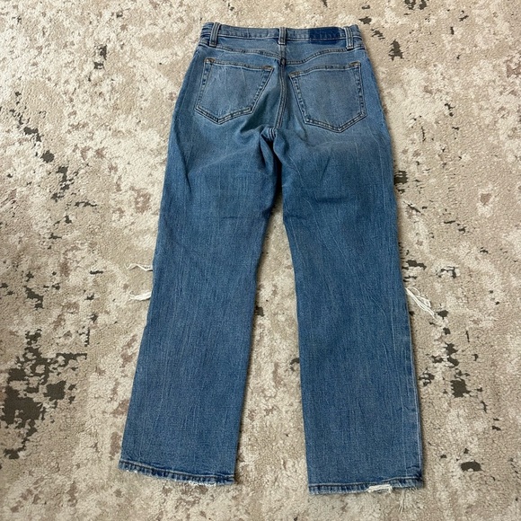 Abercrombie & Fitch Ultra High Rise The Ankle Straight Jean Size 2 Short - Picture 2 of 3